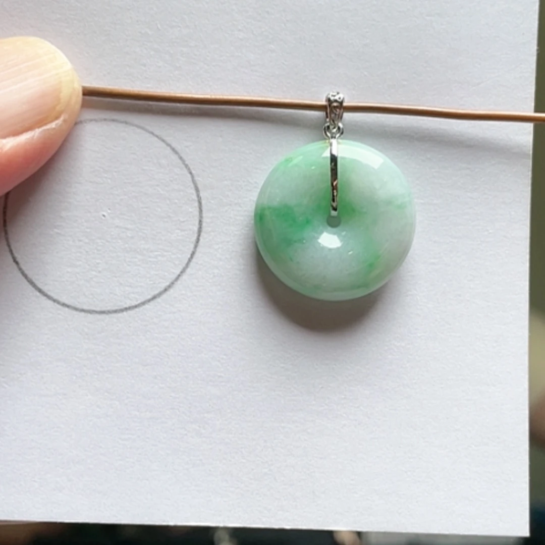 【闪购商品】吊坠(不含链)18K金镶嵌翡翠