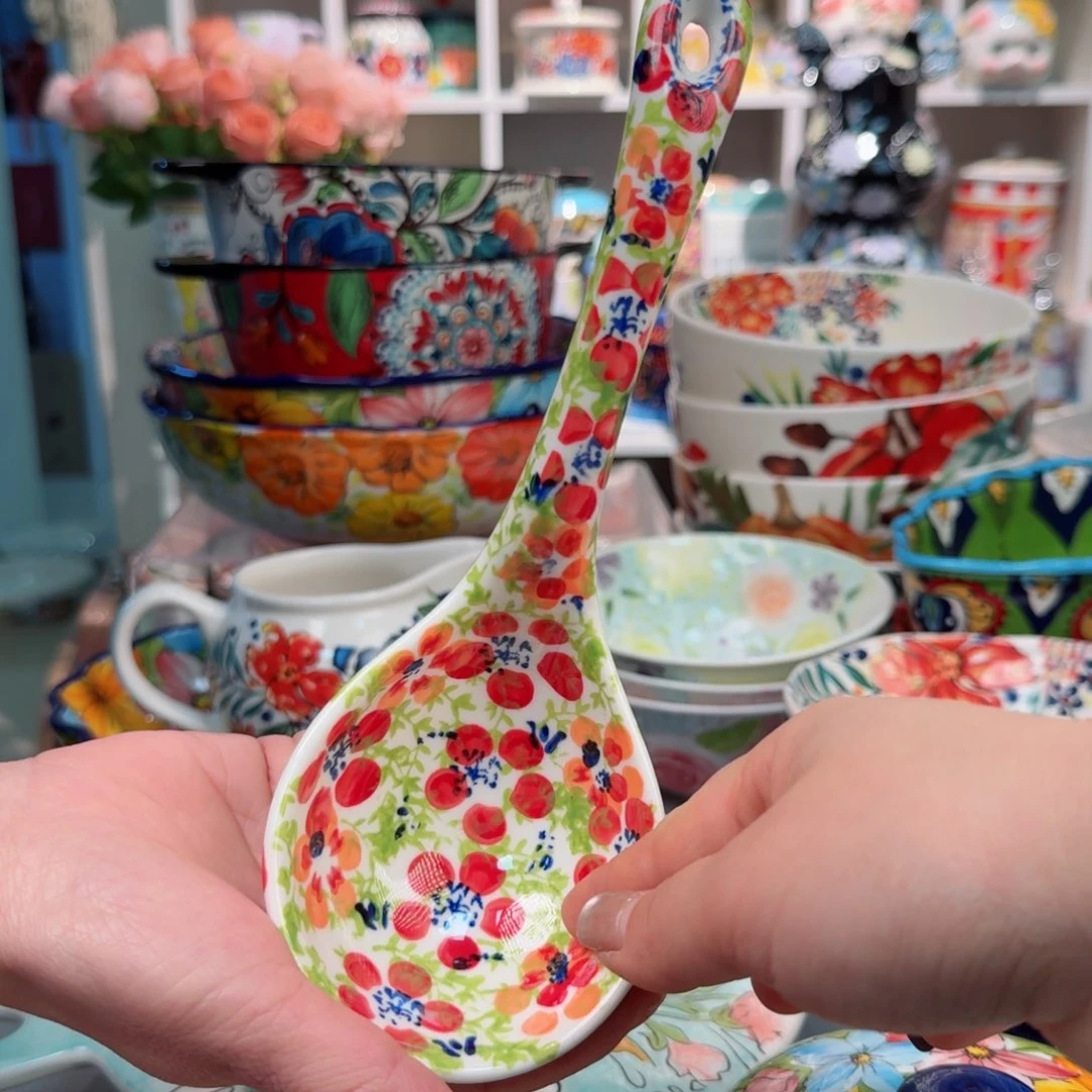 瓷片粉黛大汤勺一只