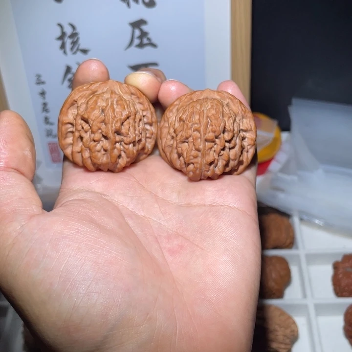 随***者核桃文玩核桃四座楼