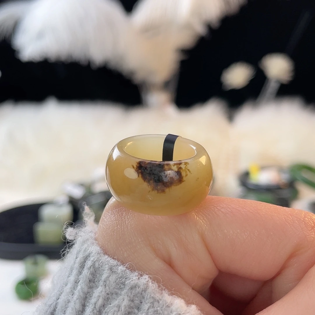 和田玉未镶嵌戒指k72 黄糖带红皮墩墩16.2mm