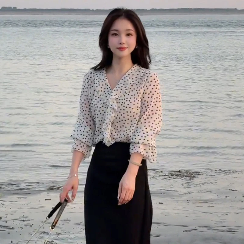 时尚优雅雪纺波点衬衫女初秋新款高级感别致宽松显瘦百搭小衫上衣
