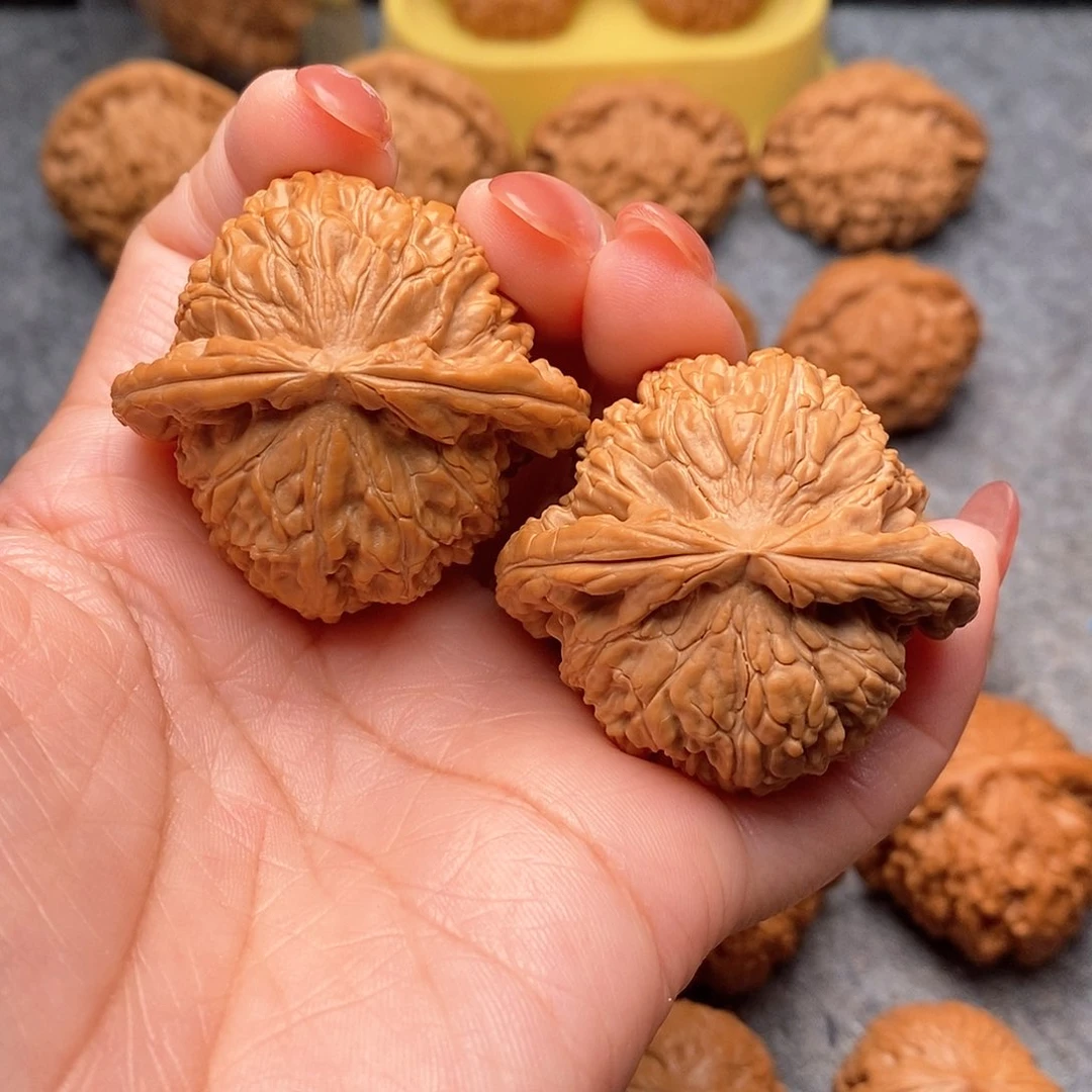 文玩核桃把件J****王精品白狮子44全品