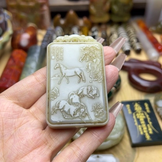 蛇纹石玉未镶嵌颈饰