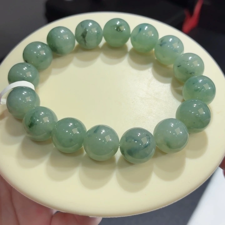 翡翠未镶嵌手链冰胶绿底飘花卡13.5