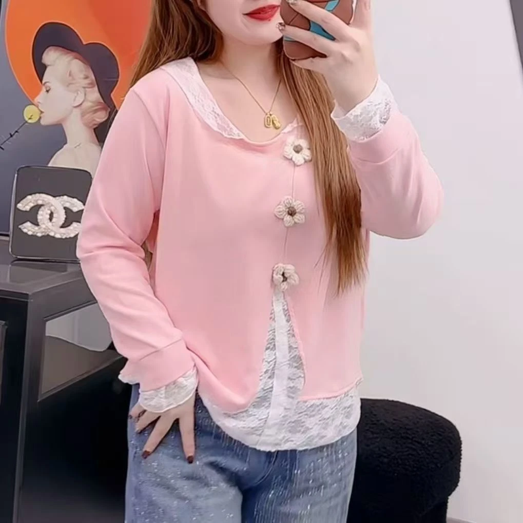 胖MM甜美蕾丝拼接设计长袖时尚秋冬大码显瘦洋气立体花朵上衣女