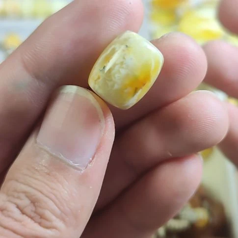 琥珀未镶嵌裸石微瑕桶珠16.8*13.6mm