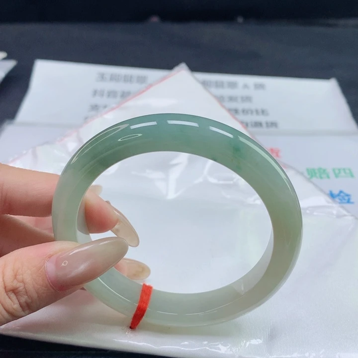 明***空翡翠未镶嵌手镯58