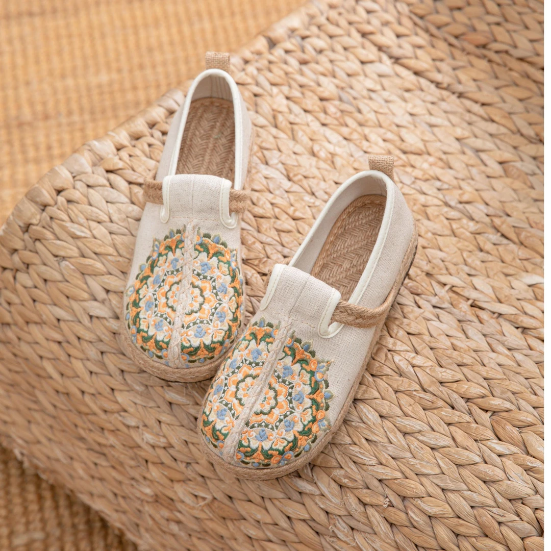 2025渔夫懒人鞋加厚底舒适透气刺绣开车办公室一脚蹬女士布鞋