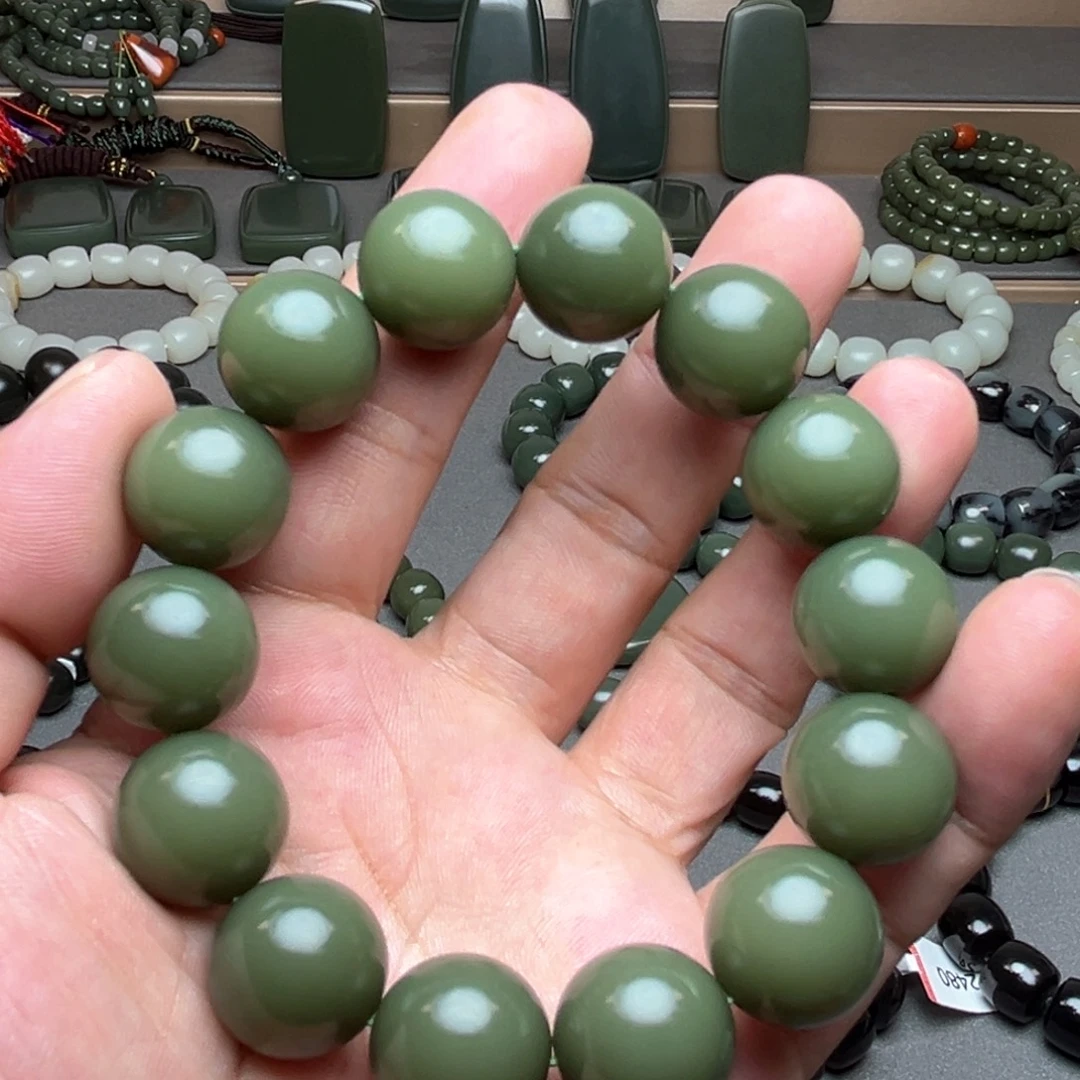 手链未镶嵌和田玉沙枣青豆青卡16