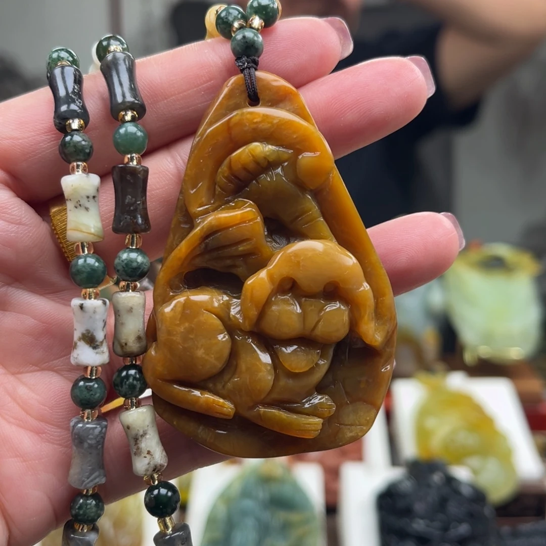 岫玉未镶嵌颈饰挂件