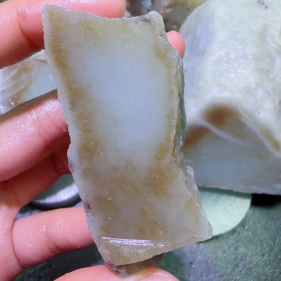 闲***醉和田玉未镶嵌珠宝半成品