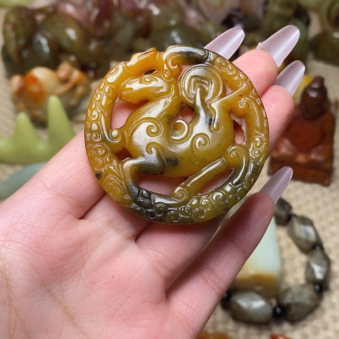 蛇纹石玉未镶嵌颈饰