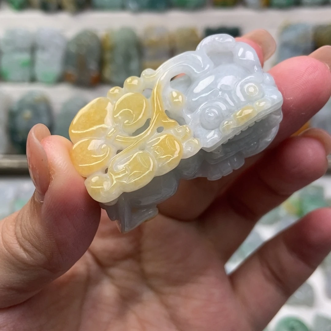 翡翠未镶嵌吊坠(赠链)