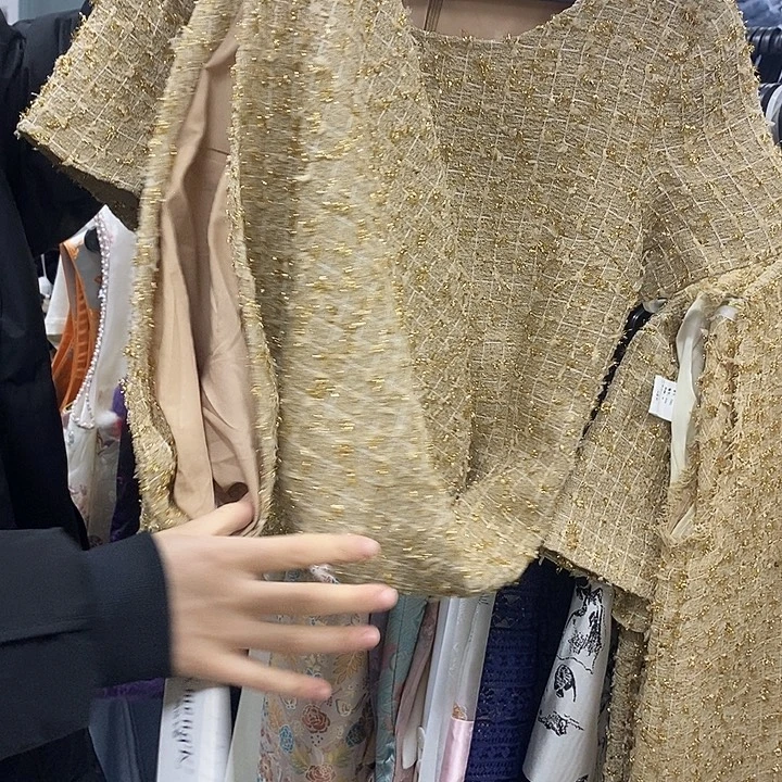 挂脖款小圆领连衣裙小香风