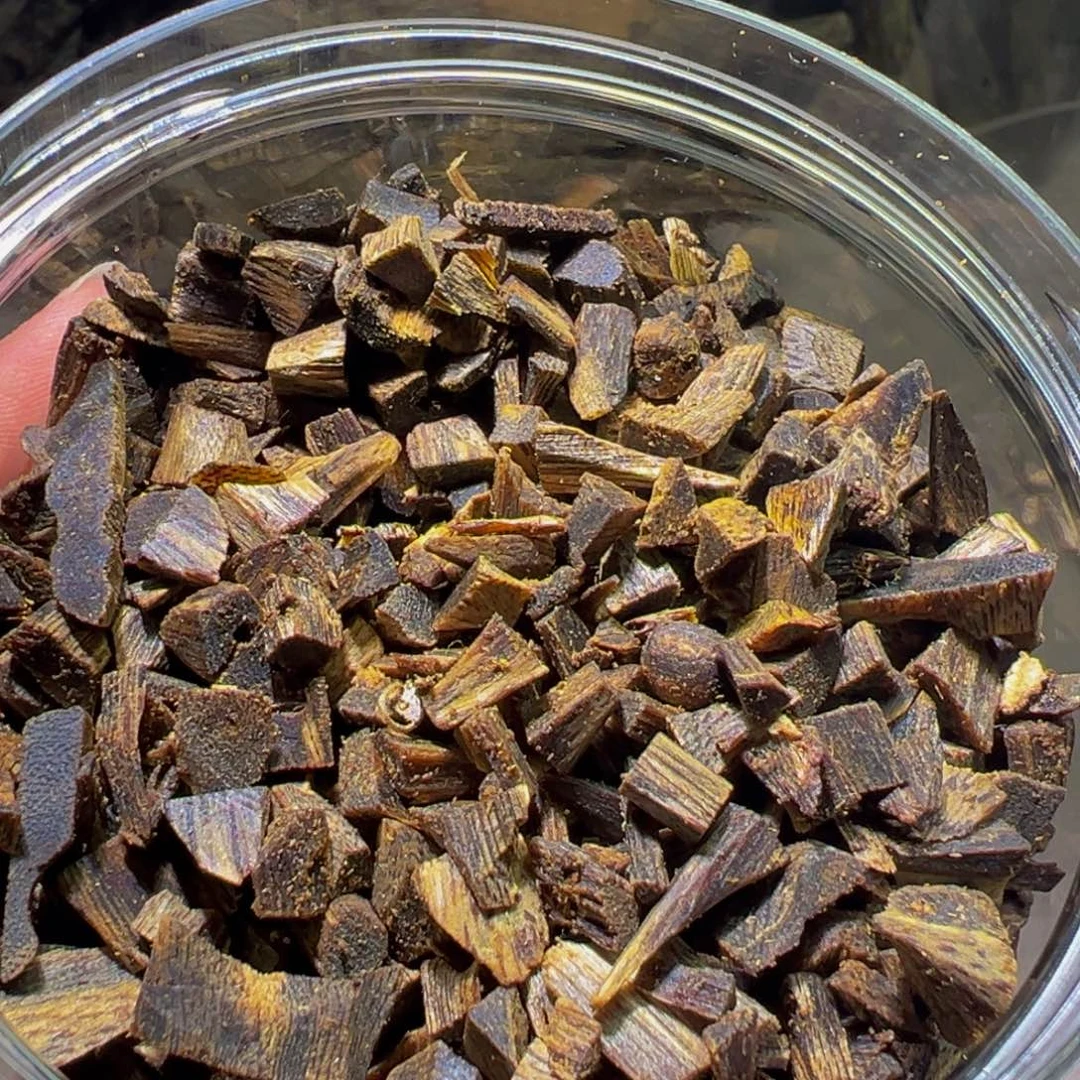 沉香手把件溪*沉香奇楠金沙叶沉水碎料100克