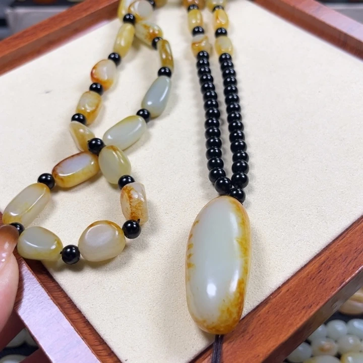 开***婆未镶嵌手串和田玉