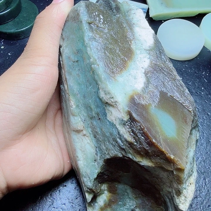 和田玉（糖玉）未镶嵌珠宝奇石