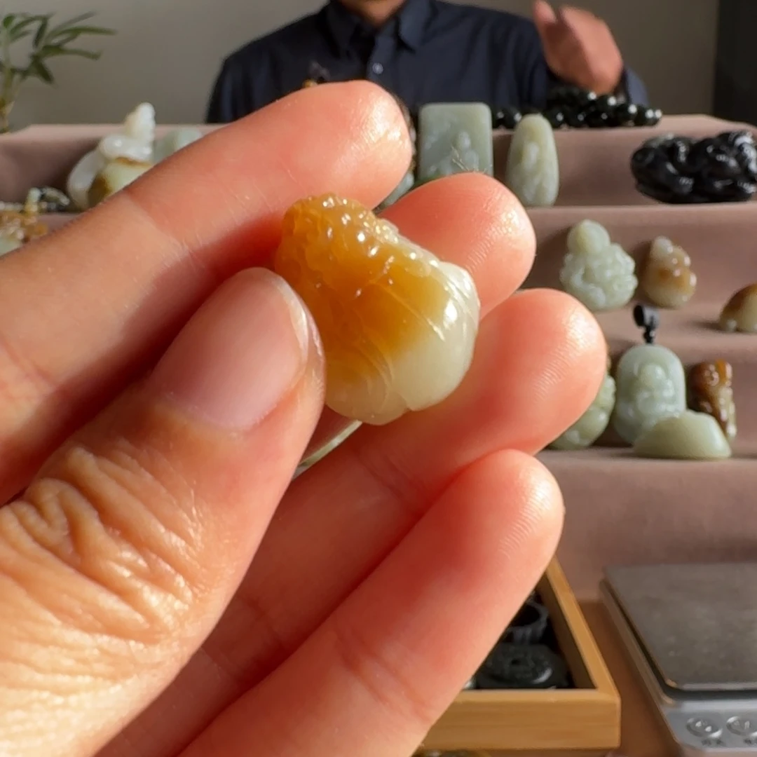 手链未镶嵌和田玉（糖玉）苏*玉