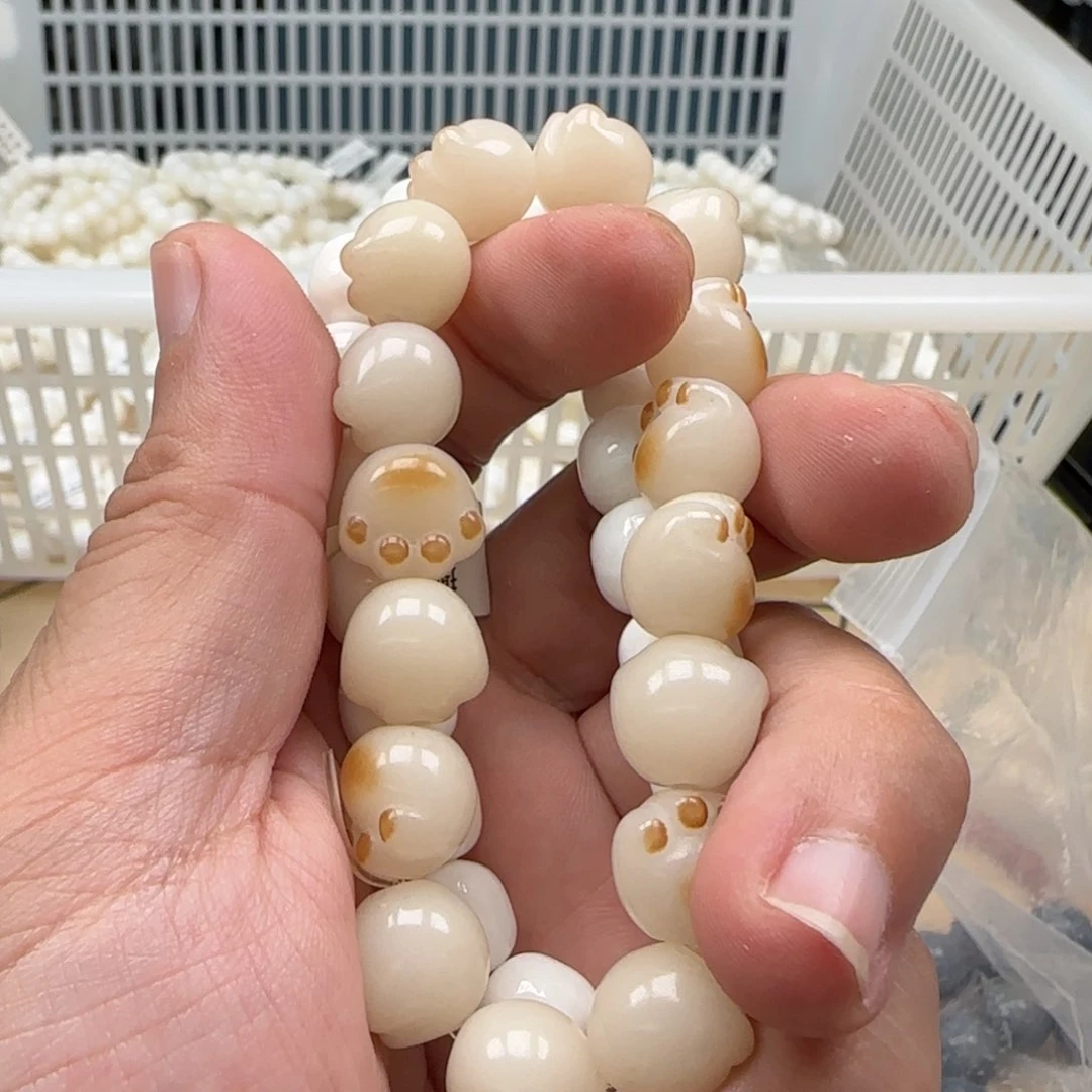 白玉菩提吊坠白色129