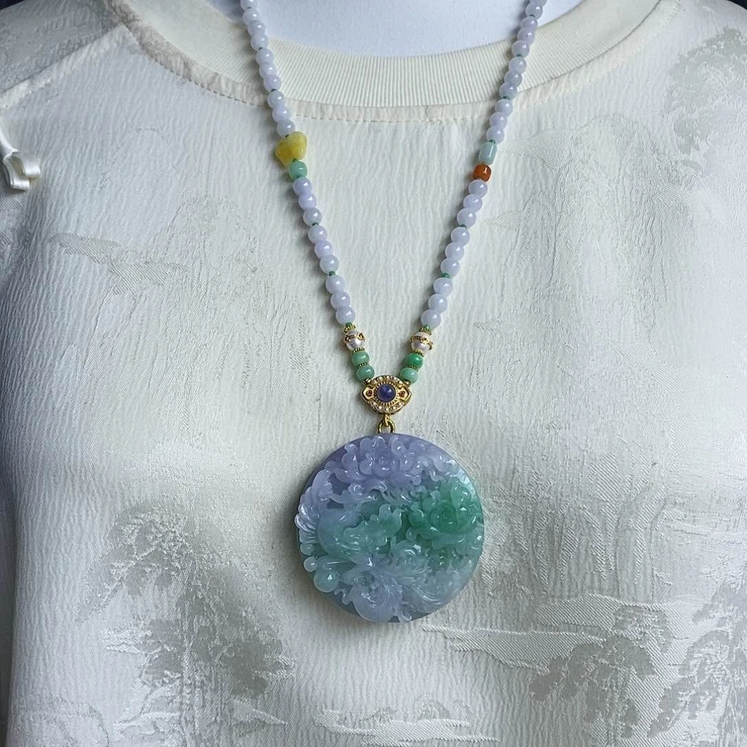 翡翠未镶嵌吊坠(赠链)