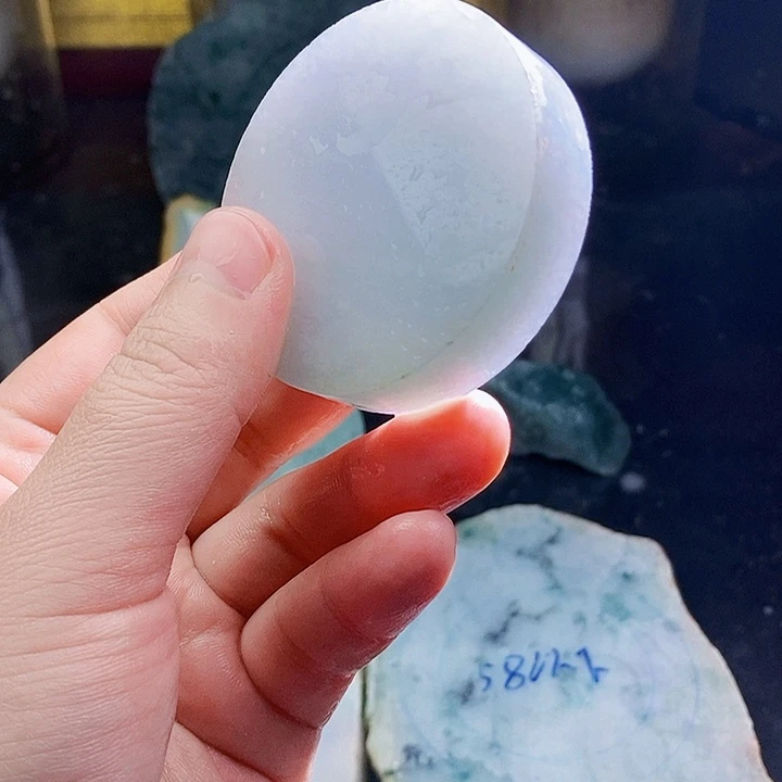翡翠未镶嵌颈饰毛料20