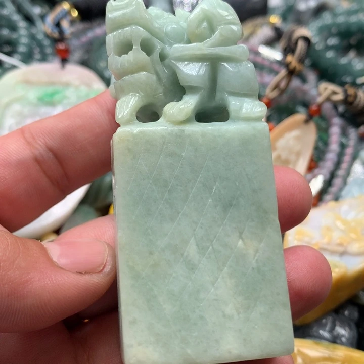 翡翠颈饰未镶嵌保真天然A货翡翠