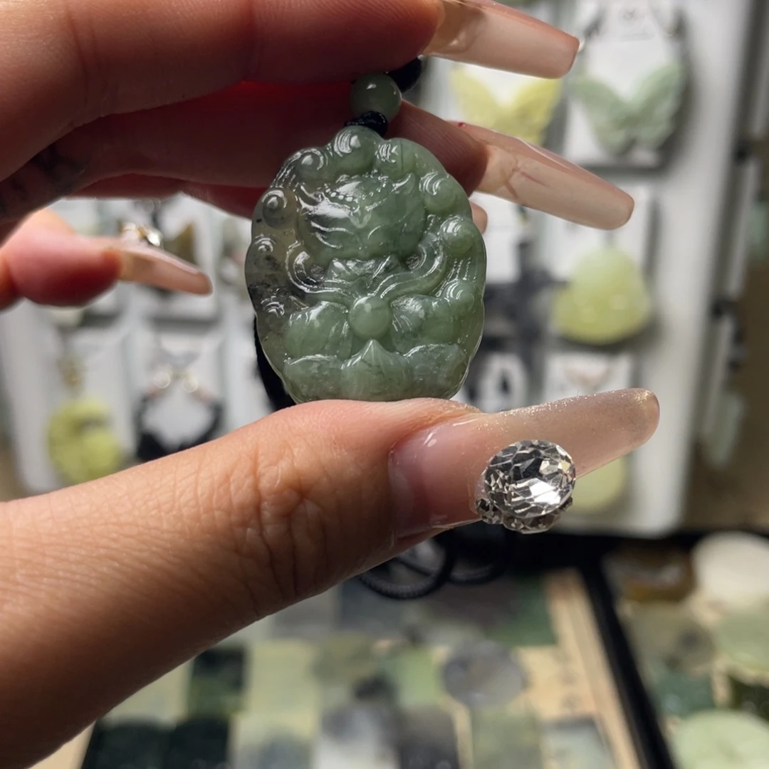 岫玉颈饰未镶嵌囍*狐狸