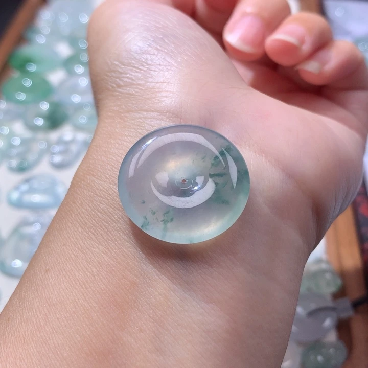 颈饰未镶嵌翡翠冰种飘花平安扣