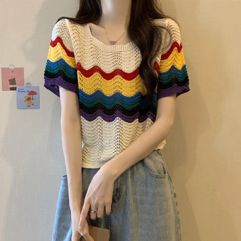 度假风T恤大码女装彩虹条短袖t恤女夏装胖mm撞色宽松设计短款镂空
