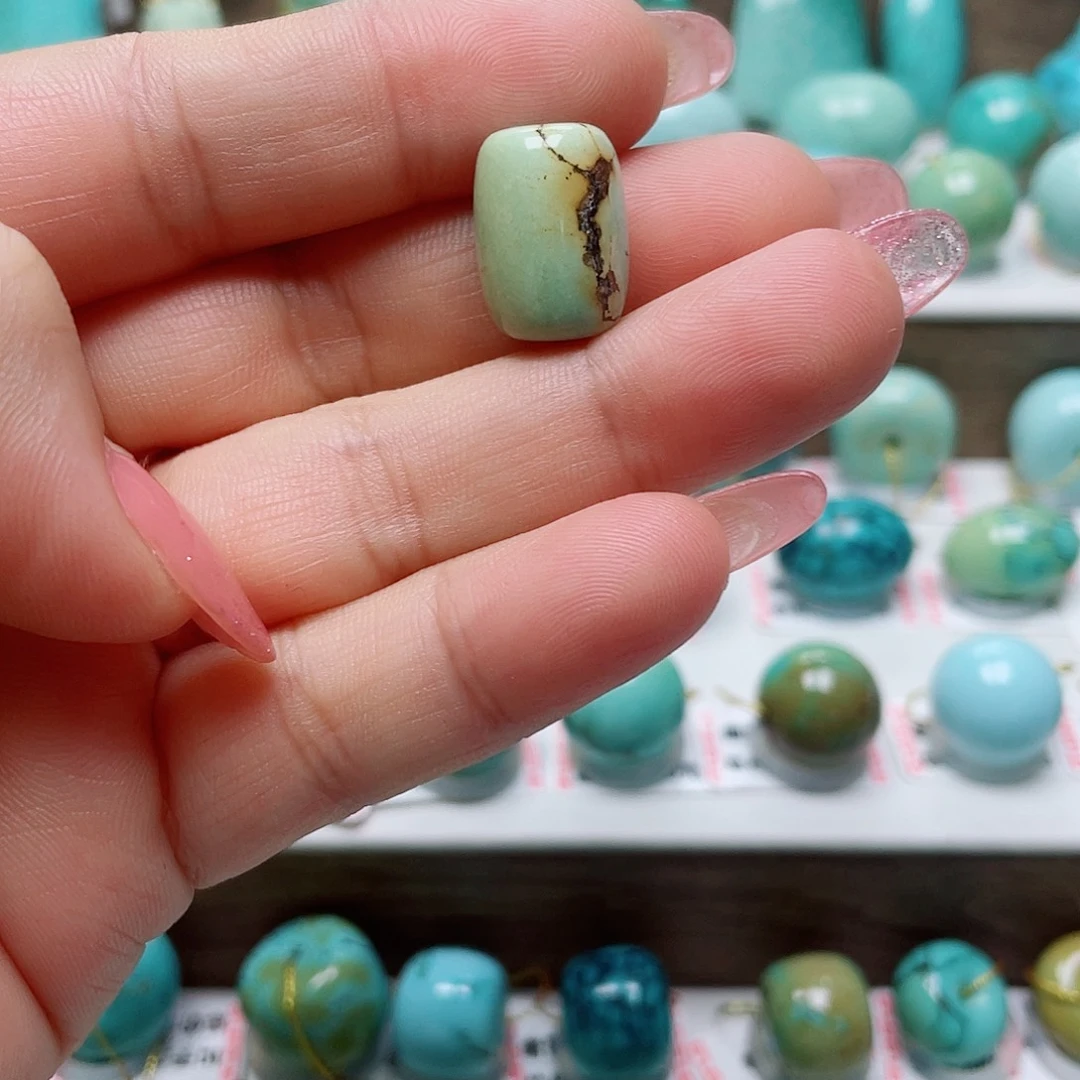 绿松石未镶嵌摆件