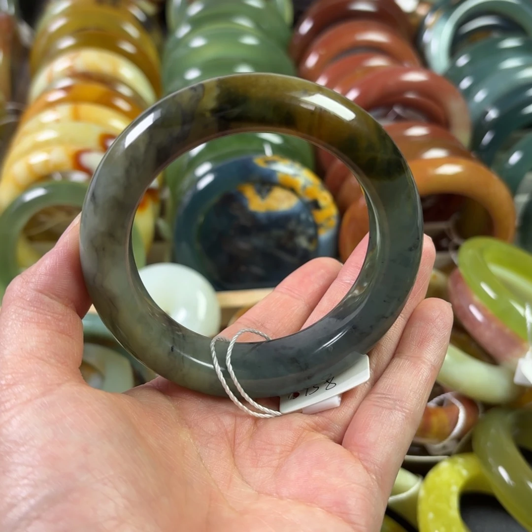 蛇纹石玉未镶嵌手镯