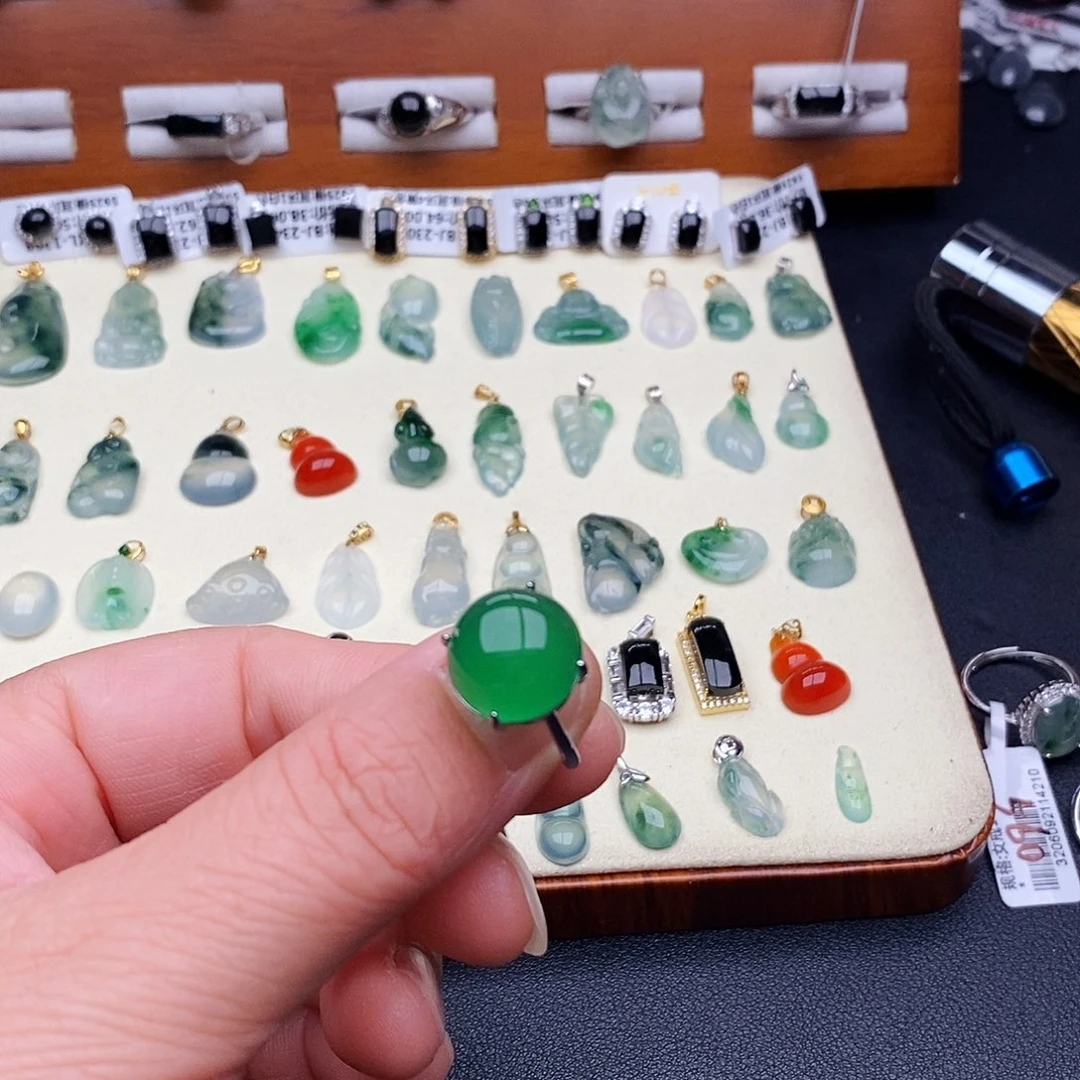 银S925镶嵌戒指玛瑙/玉髓S****扬