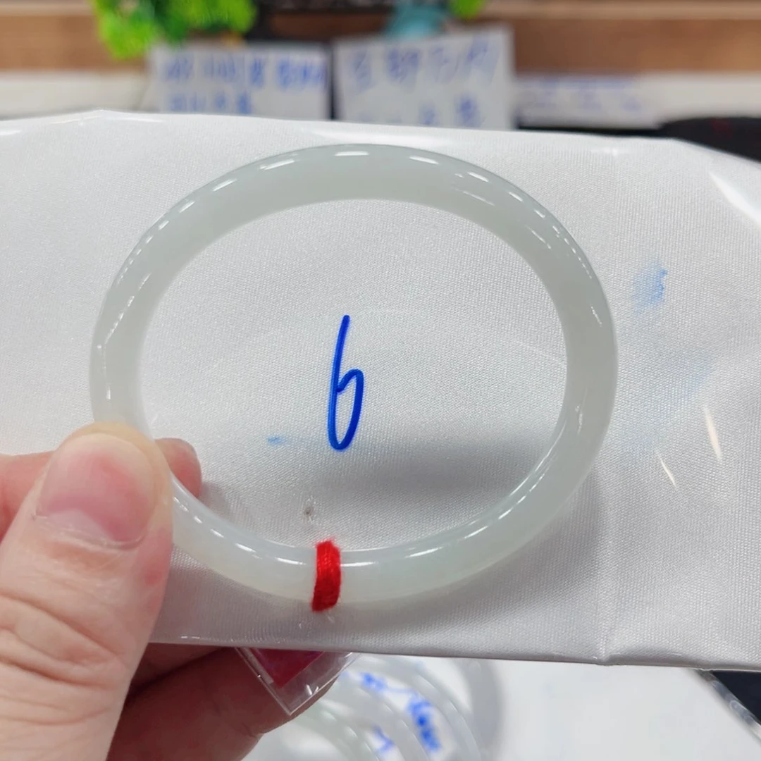 翡翠手镯未镶嵌51.2贵