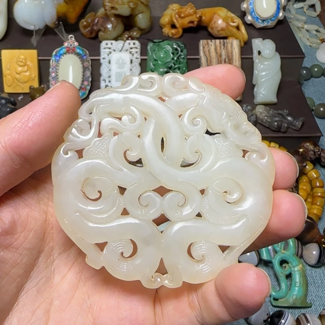 和田玉（糖玉）未镶嵌颈饰和田玉颈饰未镶嵌