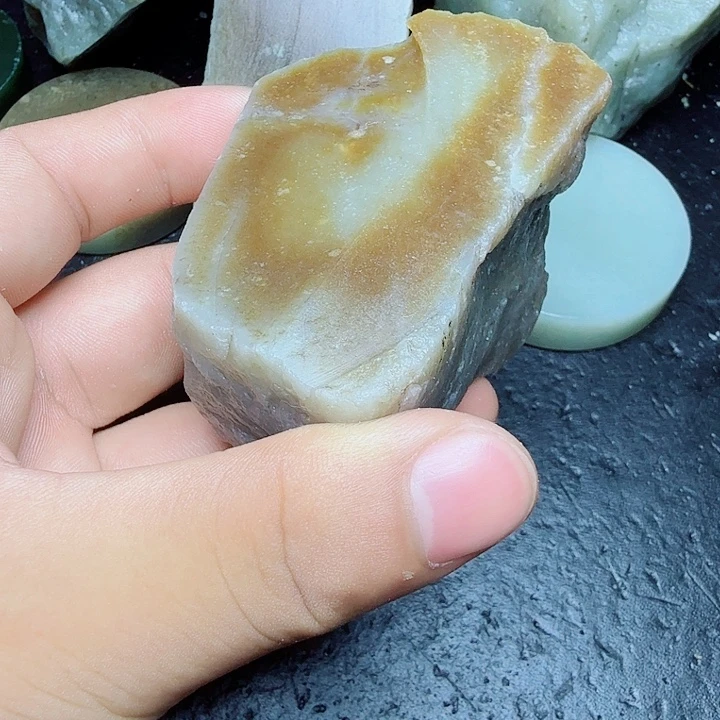 未镶嵌和田玉（糖玉）珠宝奇石