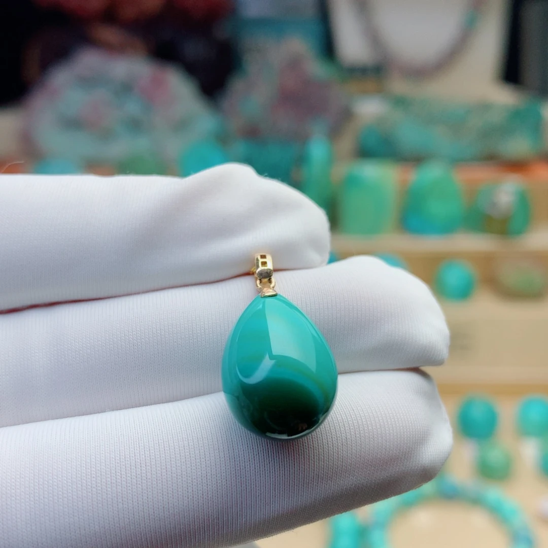 绿松石颈饰18K金镶嵌