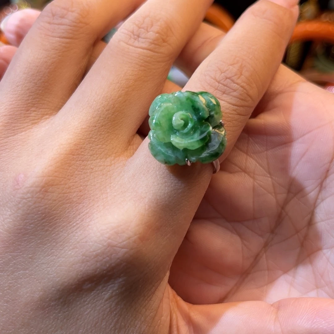 翡翠未镶嵌颈饰待编织