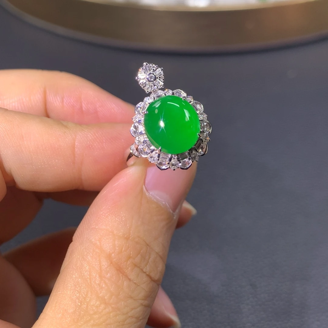 翡翠戒指18K金镶嵌翡翠