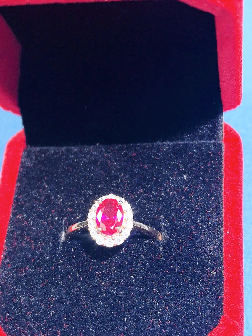 s925银镶红宝石戒指