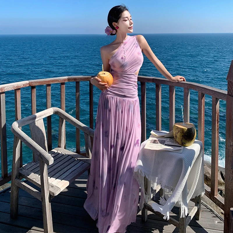 夏季粉紫色印花收腰连衣裙女法式气质性感修身斜肩弹力碎花长裙子