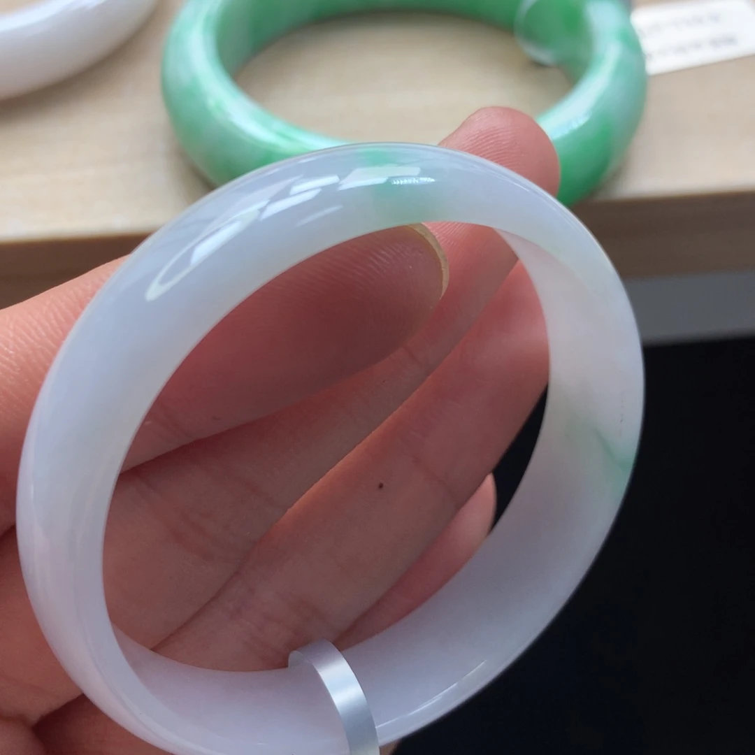 未镶嵌手镯翡翠手镯