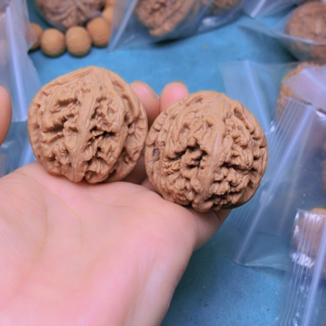 【闪购商品】把件核桃41.5粗筋修尖