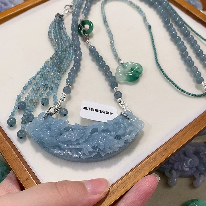 翡翠未镶嵌颈饰翡翠吊坠
