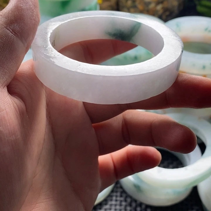 定制翡翠手镯未镶嵌湖****～