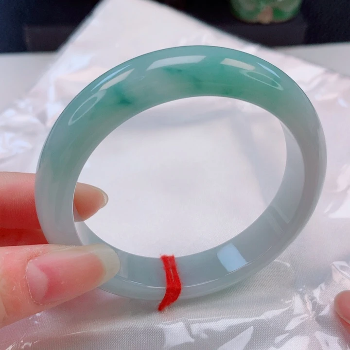 简***眞未镶嵌手镯翡翠52圈