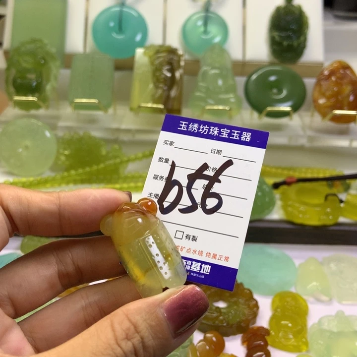 【闪购商品】蛇纹石玉未镶嵌颈饰苏**意