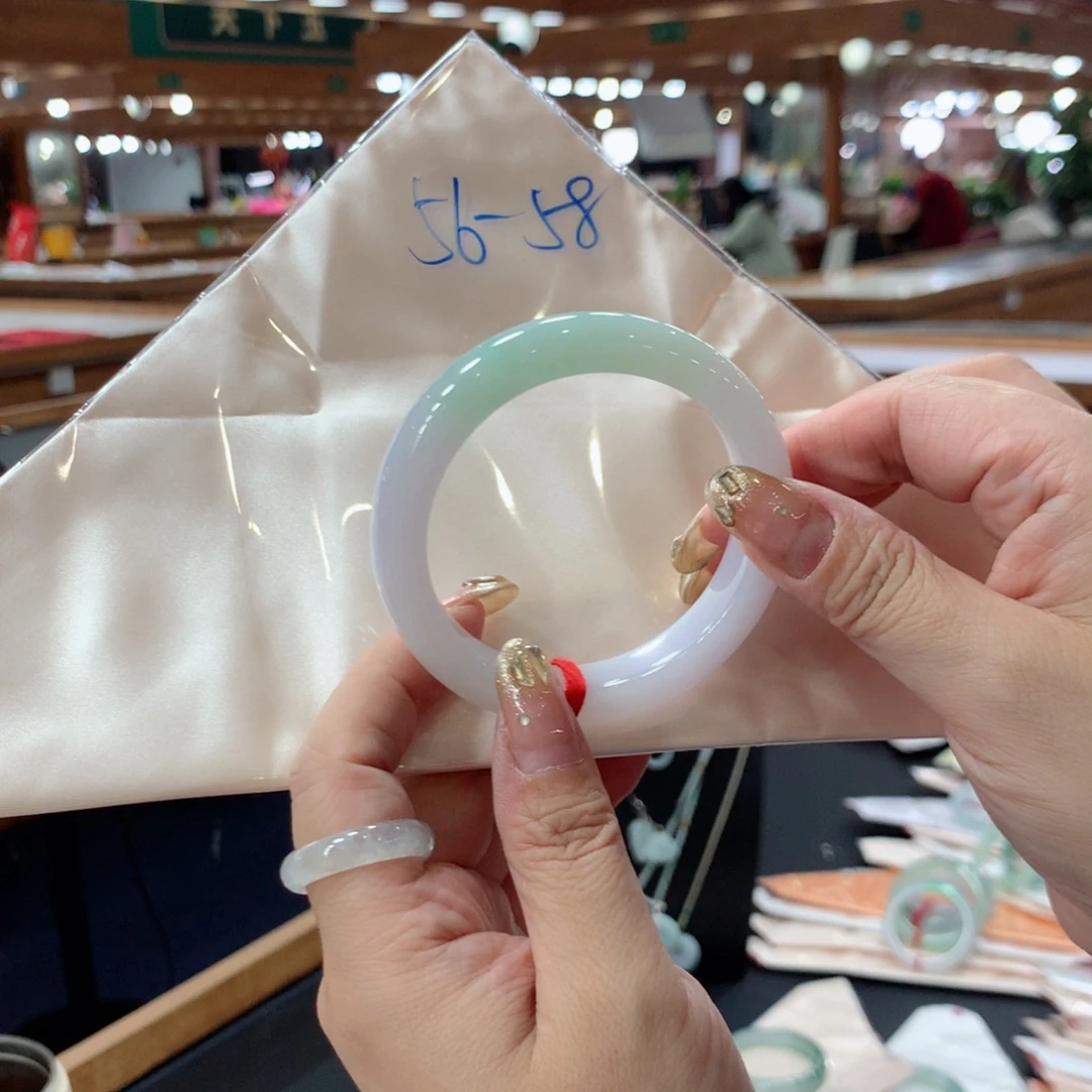 未镶嵌手镯翡翠买断