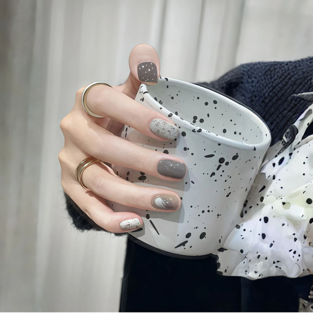 秋冬水泥灰纯色美甲贴片气质简约短款穿戴甲手工成品甲片日常持久