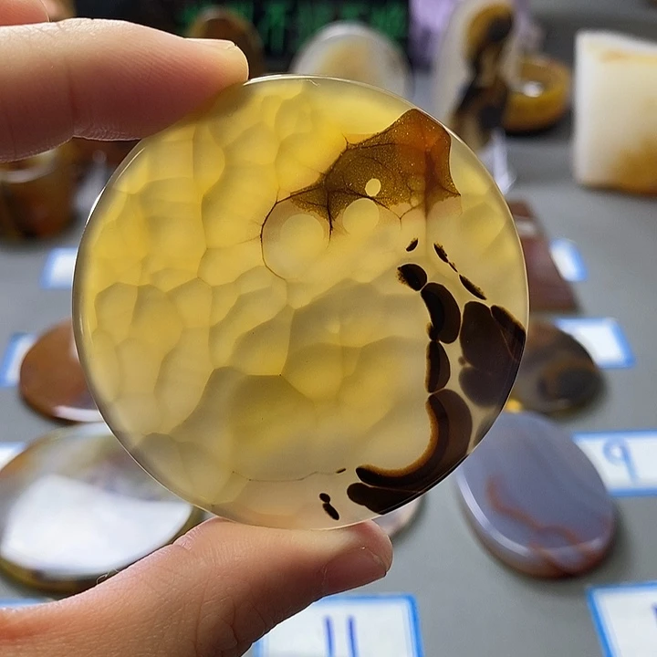 玛瑙/玉髓未镶嵌珠宝半成品19