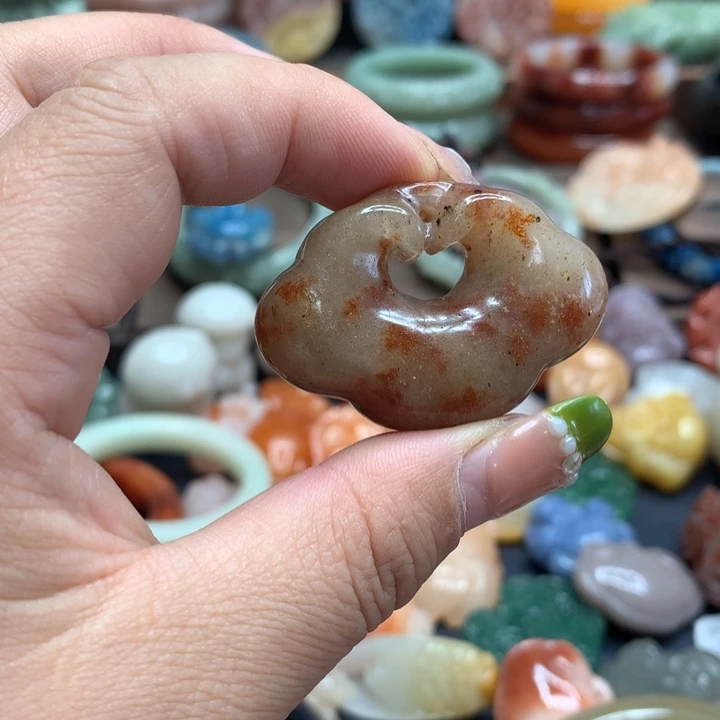 石英质玉（黄龙玉）合金颈饰